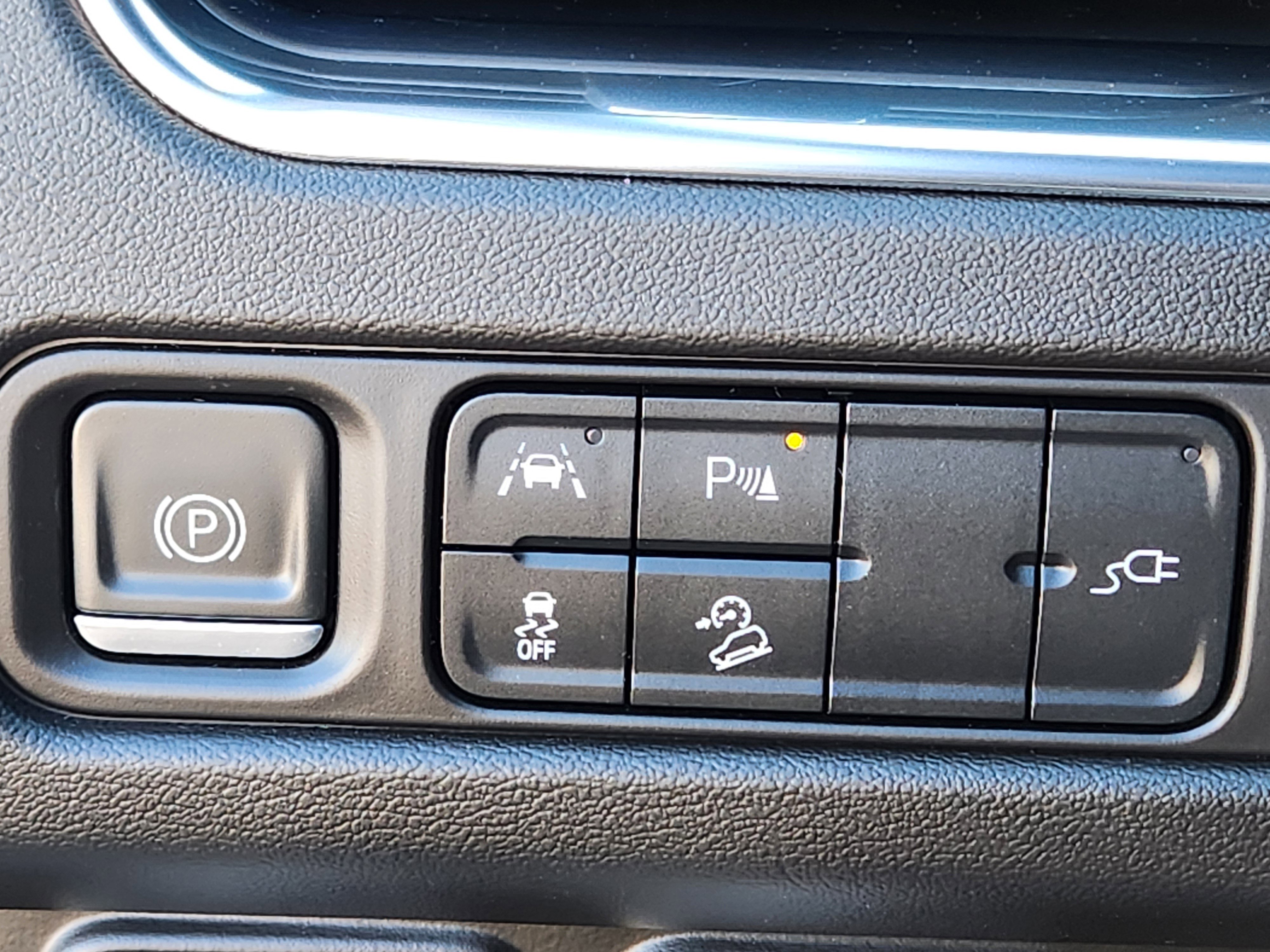 Used 2021 GMC Yukon AT4 w/ Rear Media and Nav Package image 31