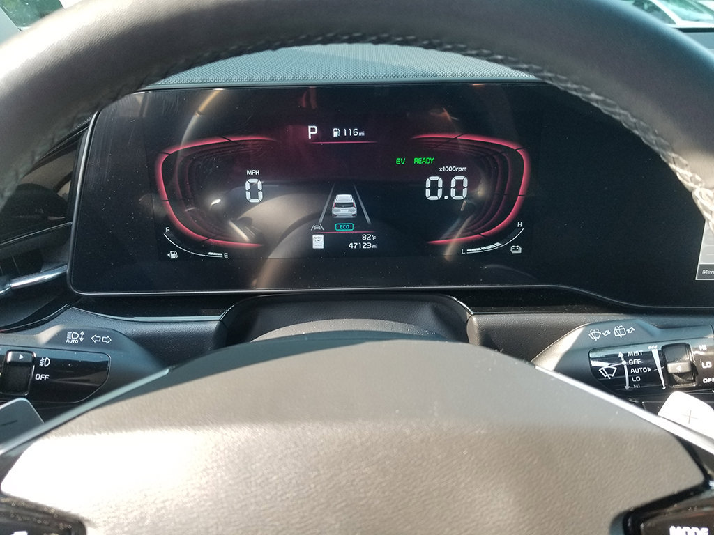 Used 2023 Kia Niro EX Touring FWD image 10