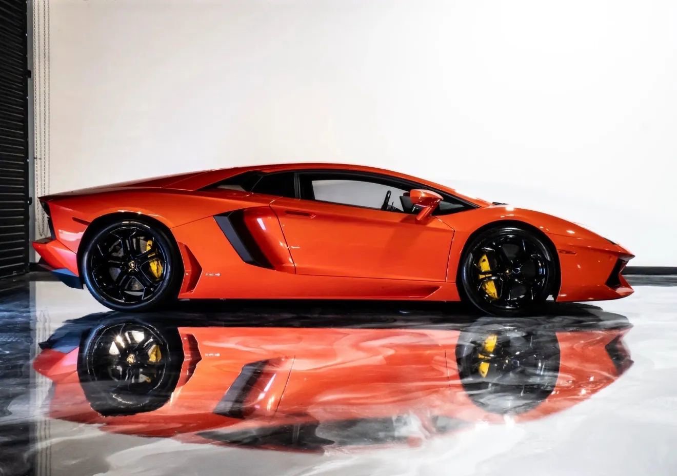Used 2012 Lamborghini Aventador LP 700-4 image 5