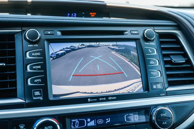 Used 2019 Toyota Highlander Limited image 28