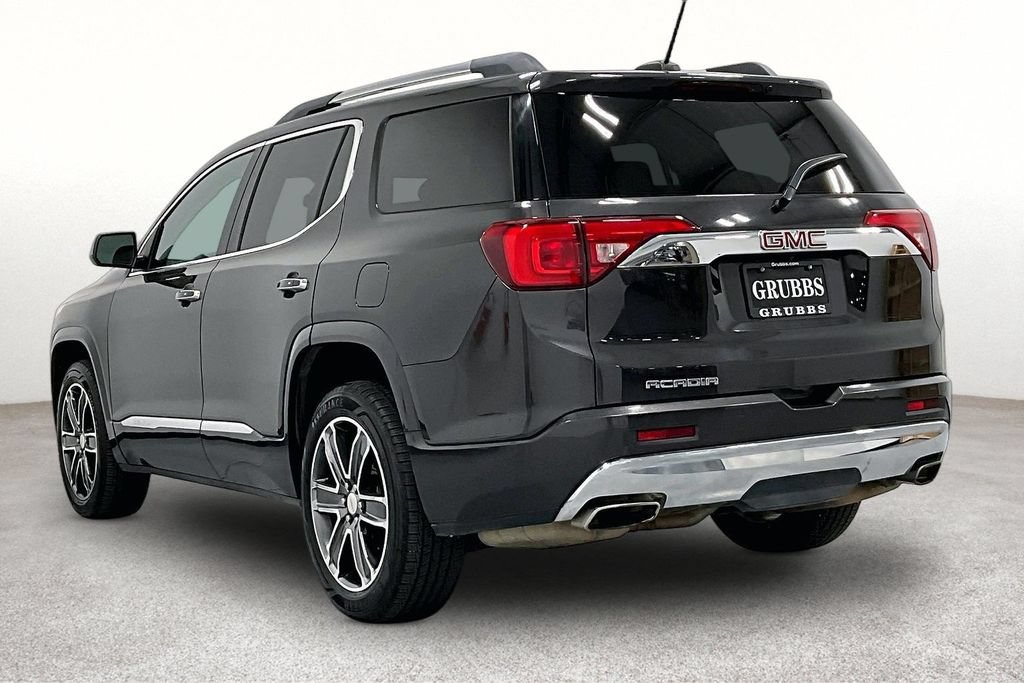 Used 2017 GMC Acadia Denali w/ Technology Package FWD image 15