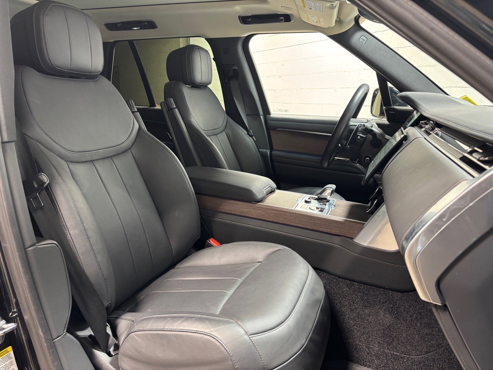 Used 2023 Land Rover Range Rover SE image 30