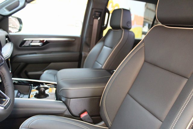 New 2025 Chevrolet Suburban Premier image 19