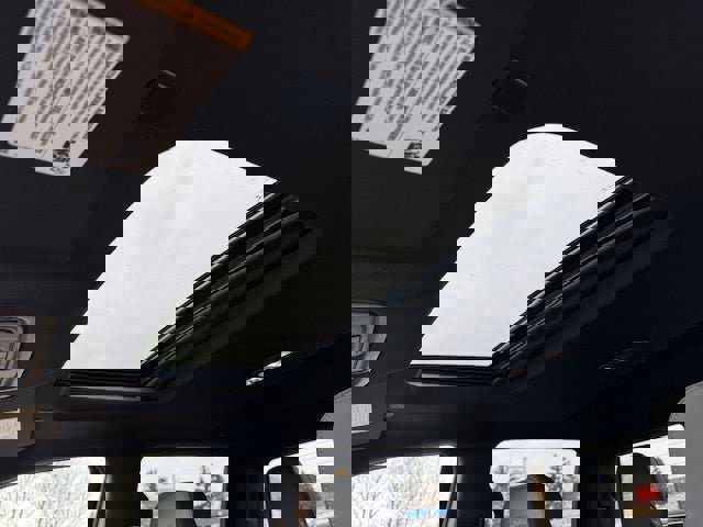 Used 2022 Chevrolet Silverado 1500 High Country w/ Technology Package image 13