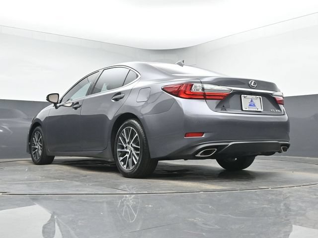 Used 2016 Lexus ES 350 w/ Luxury Package w/Wood Trim FWD image 41