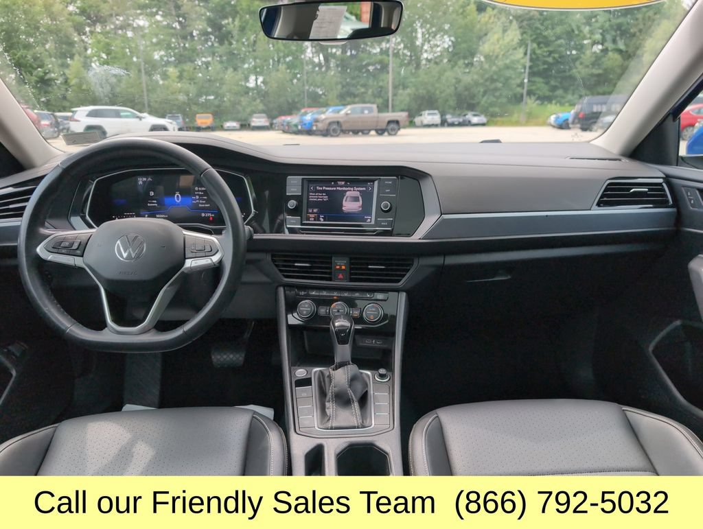 Used 2024 Volkswagen Jetta SE FWD image 14