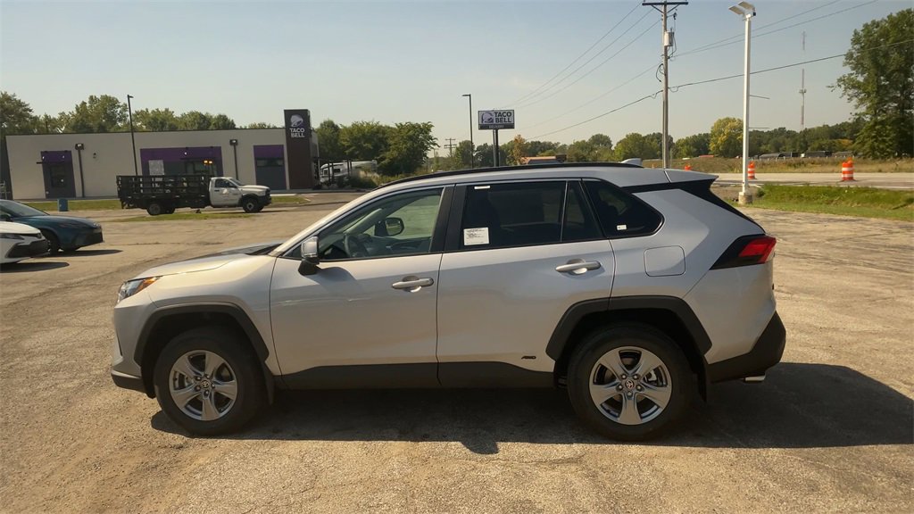 New 2025 Toyota RAV4 XLE image 5
