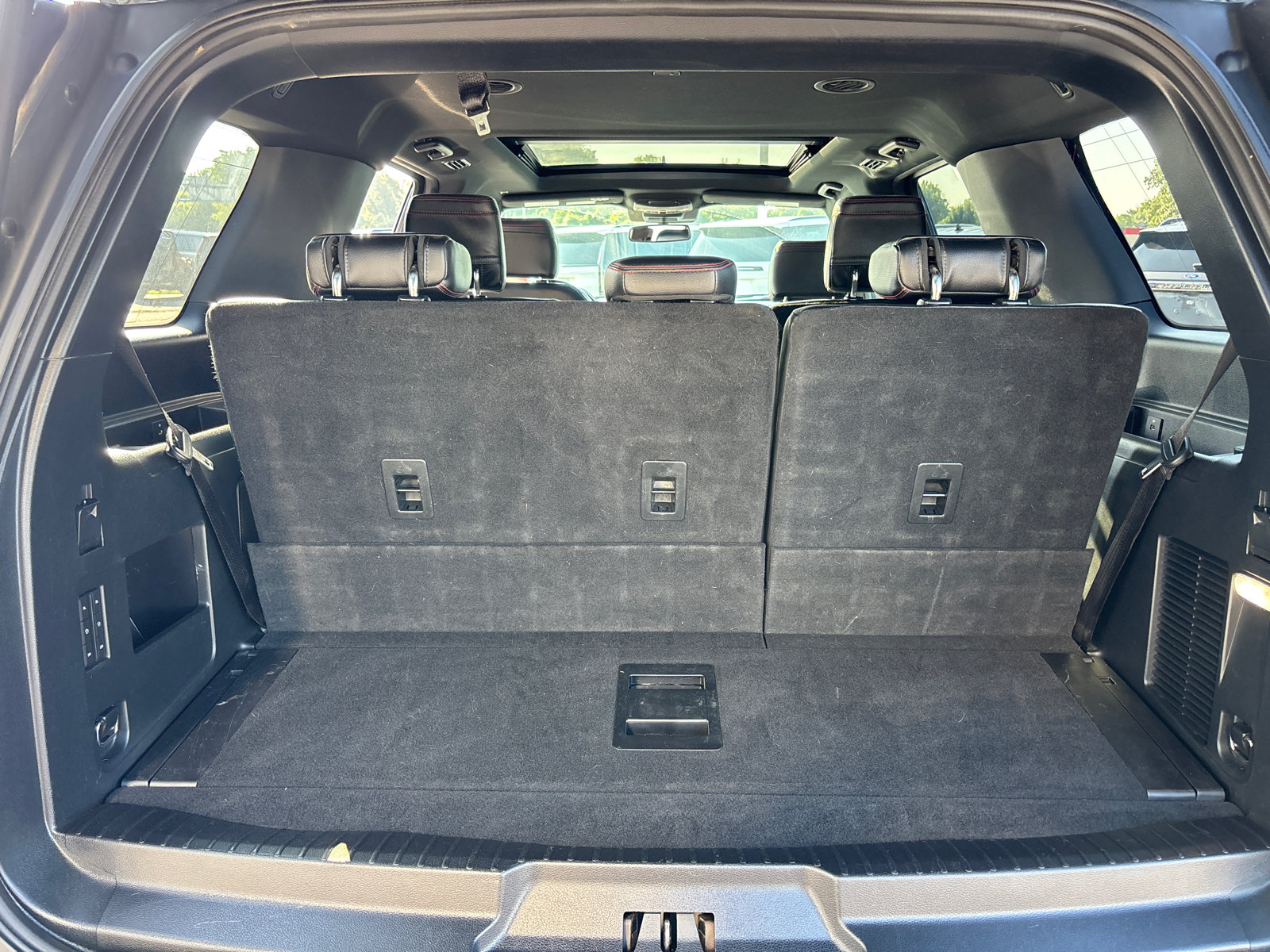 Used 2019 Ford Expedition Limited w/ Equipment Group 303A AWD/4WD image 9