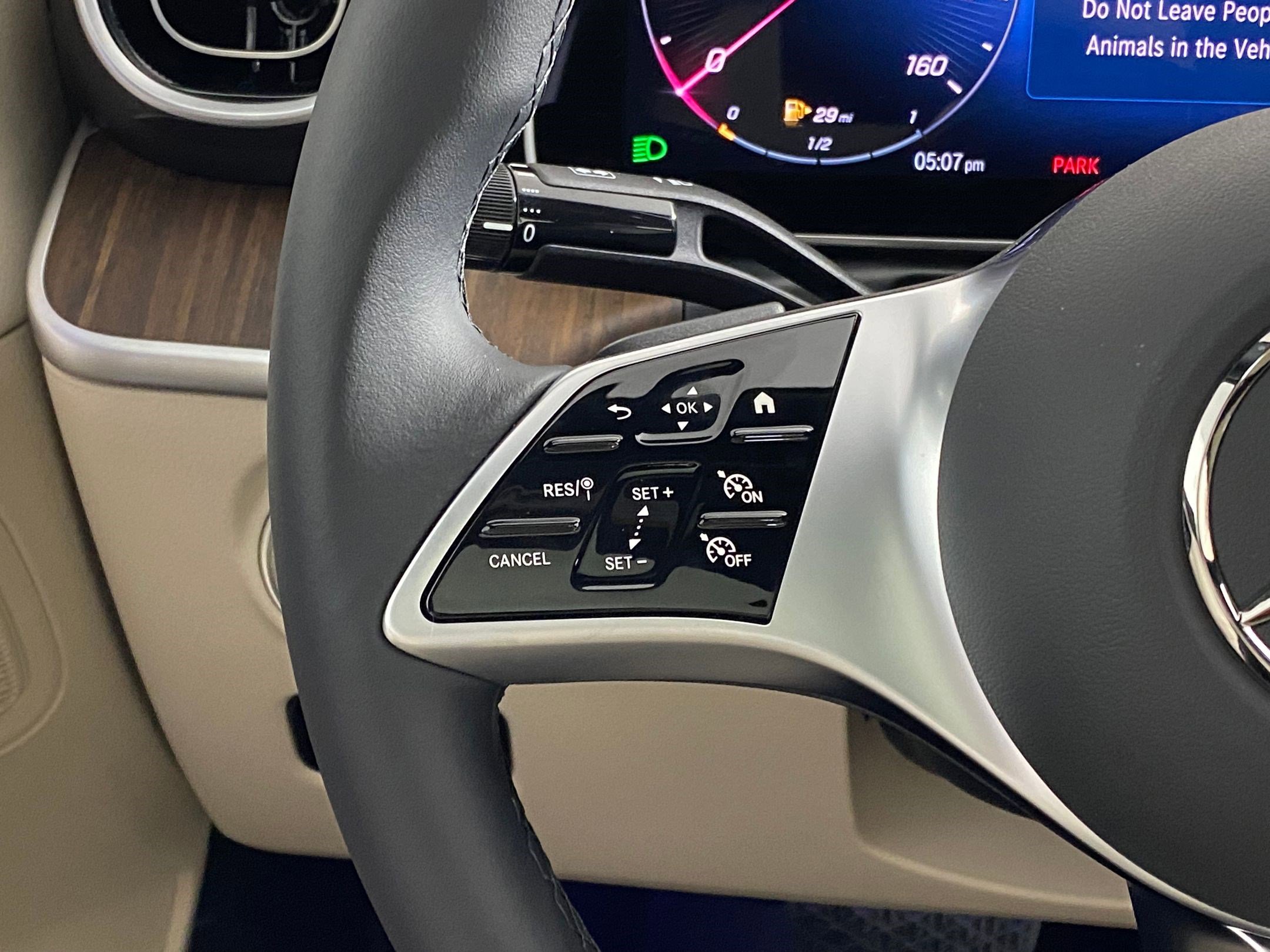 Used 2025 Mercedes-Benz C 300 4MATIC Sedan image 17