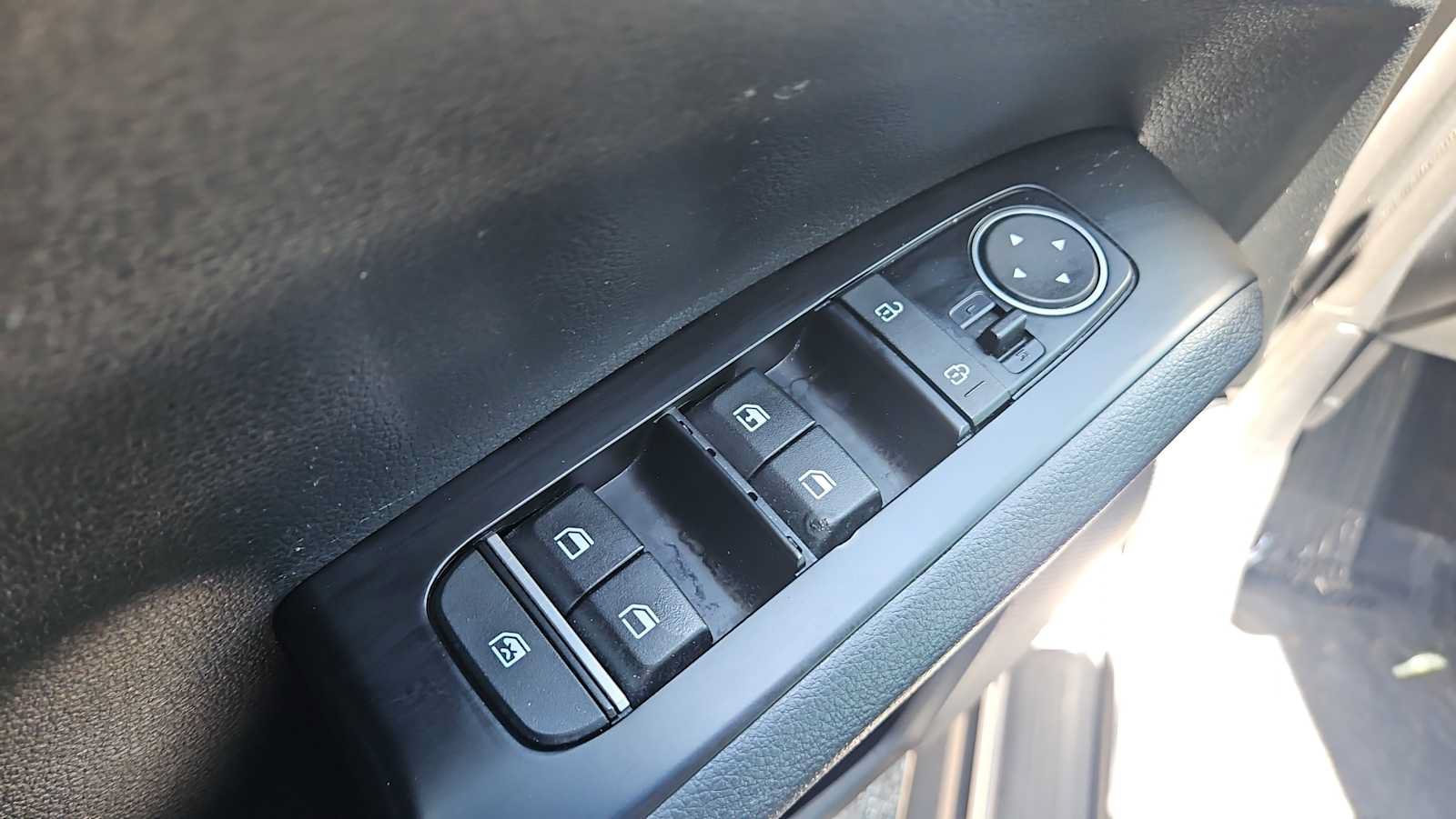 Used 2023 Kia Soul LX w/ Option Group 015 FWD image 15