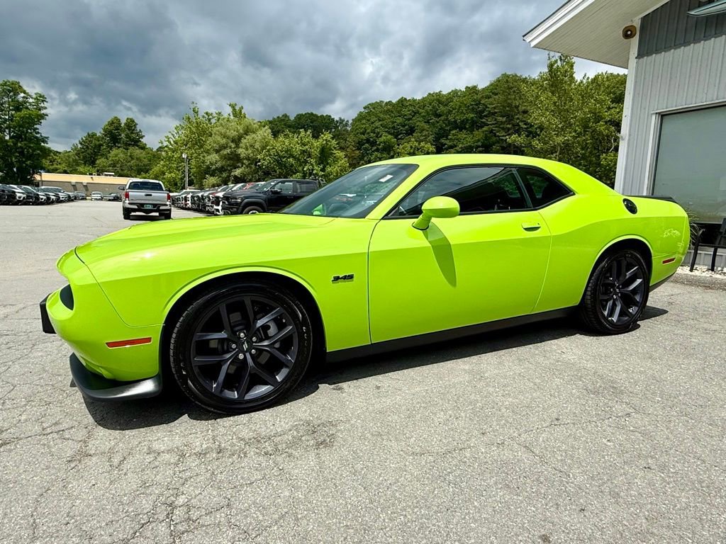 Used 2023 Dodge Challenger R/T w/ Blacktop Package image 9