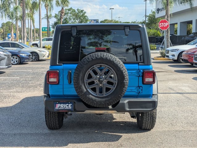 Used 2025 Jeep Wrangler Sport AWD/4WD image 7