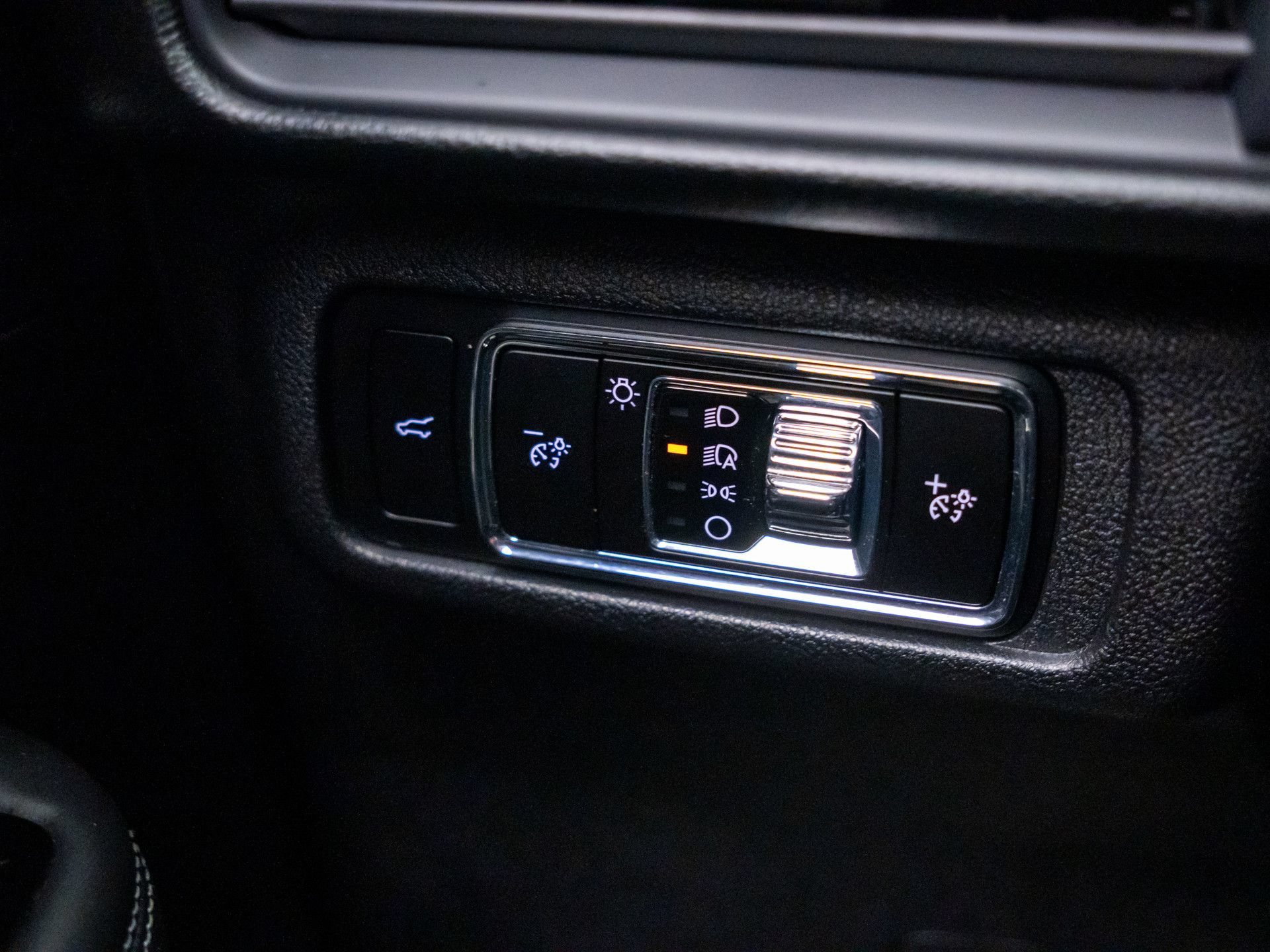 Used 2025 Lincoln Corsair AWD w/ Equipment Group 101A image 26