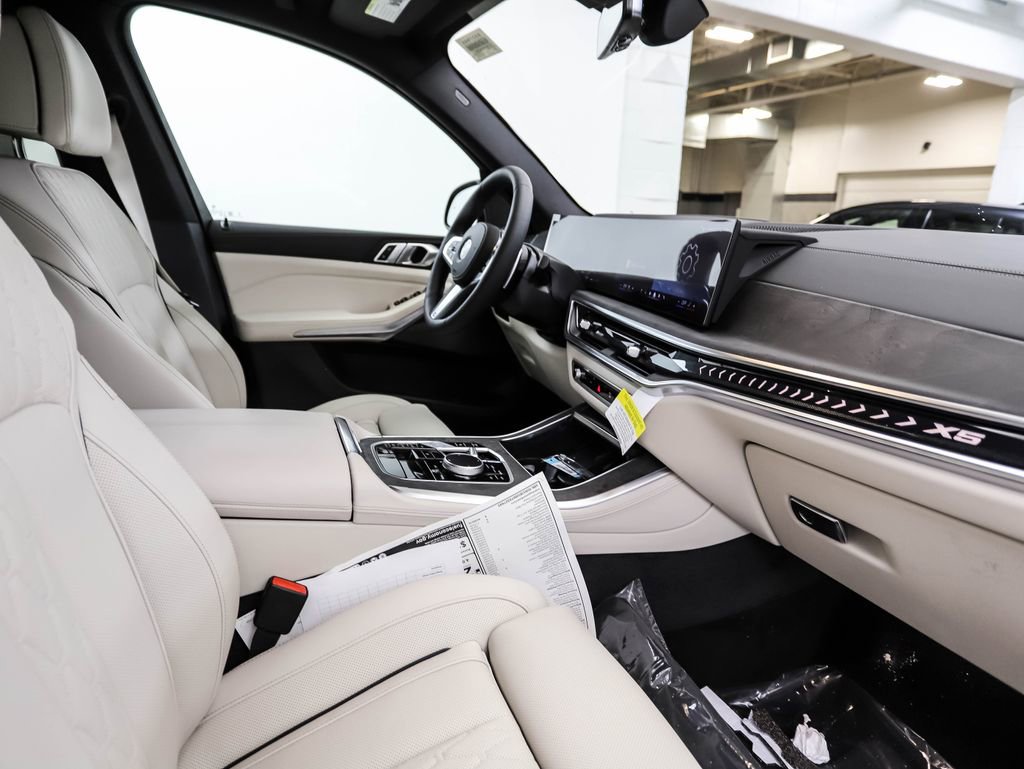 New 2026 BMW X5 xDrive40i w/ M Sport Package image 29