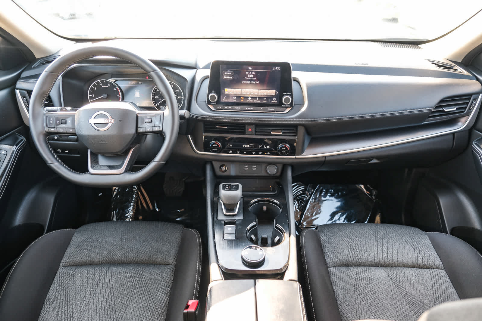 Used 2025 Nissan Rogue SV AWD/4WD image 13