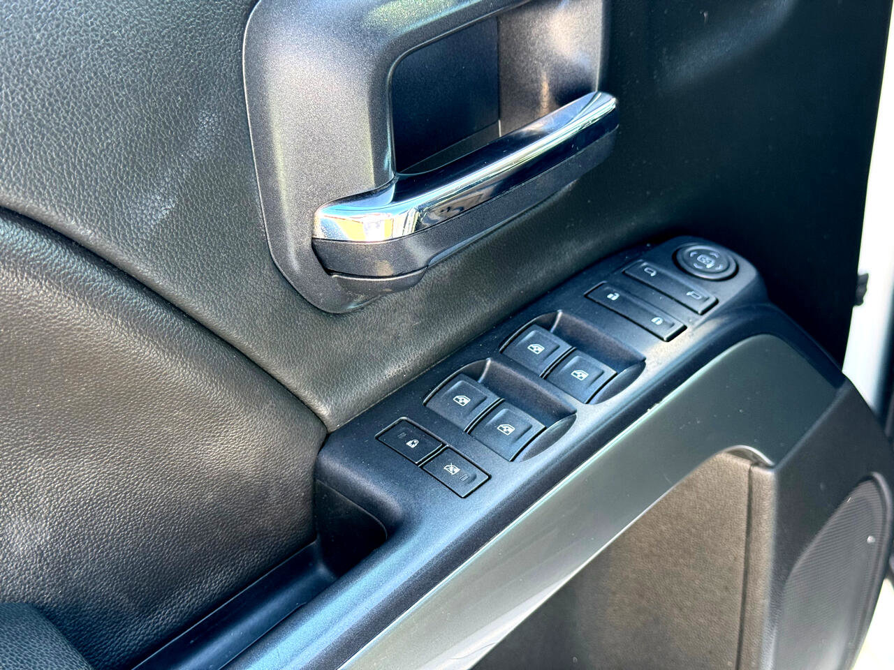 Used 2018 Chevrolet Silverado 1500 LT w/ All Star Edition image 24