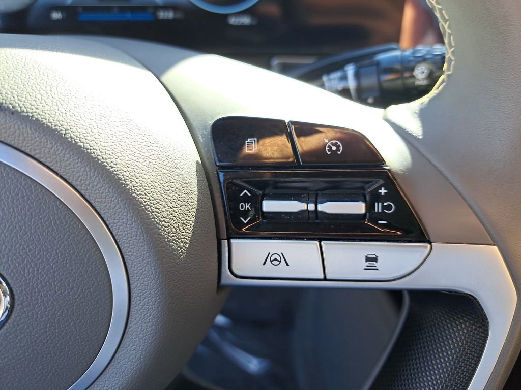 Used 2023 Hyundai Elantra SEL w/ Convenience Package image 18