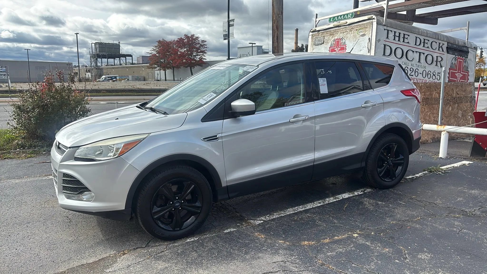 Used 2015 Ford Escape SE image 2
