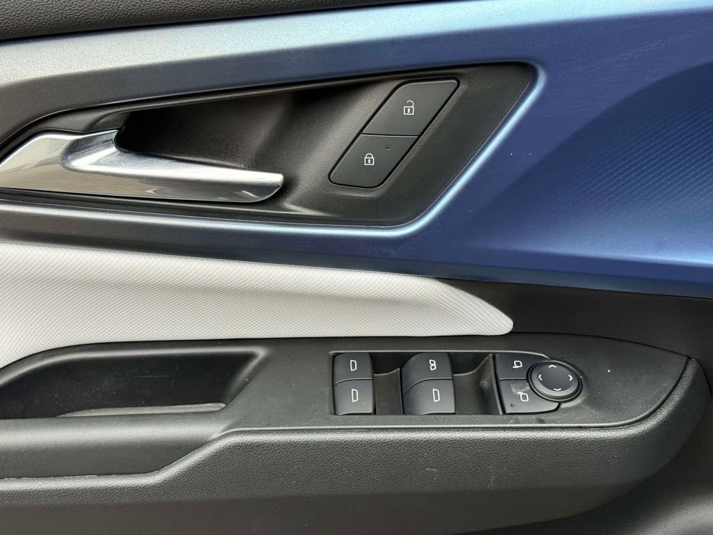 Used 2025 Chevrolet Equinox EV LT image 21