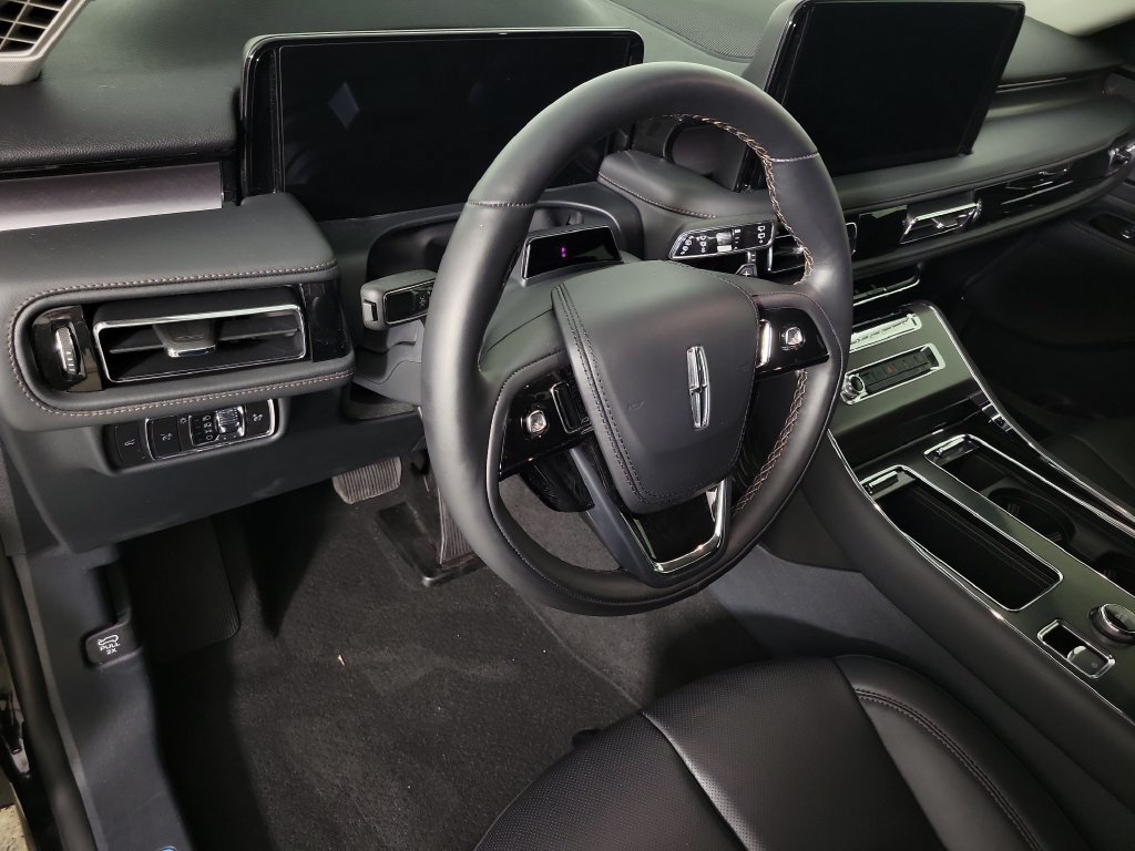 New 2026 Lincoln Aviator AWD image 20