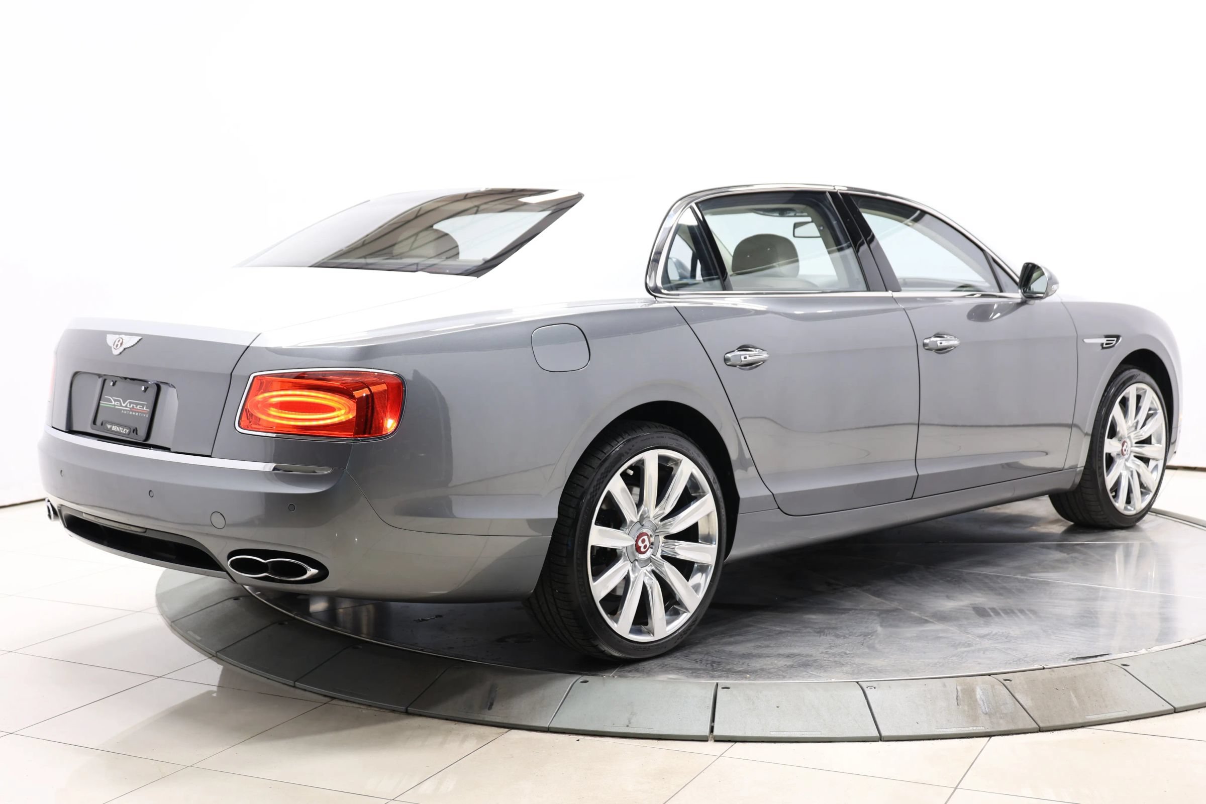 Used 2018 Bentley Flying Spur V8 AWD/4WD image 4