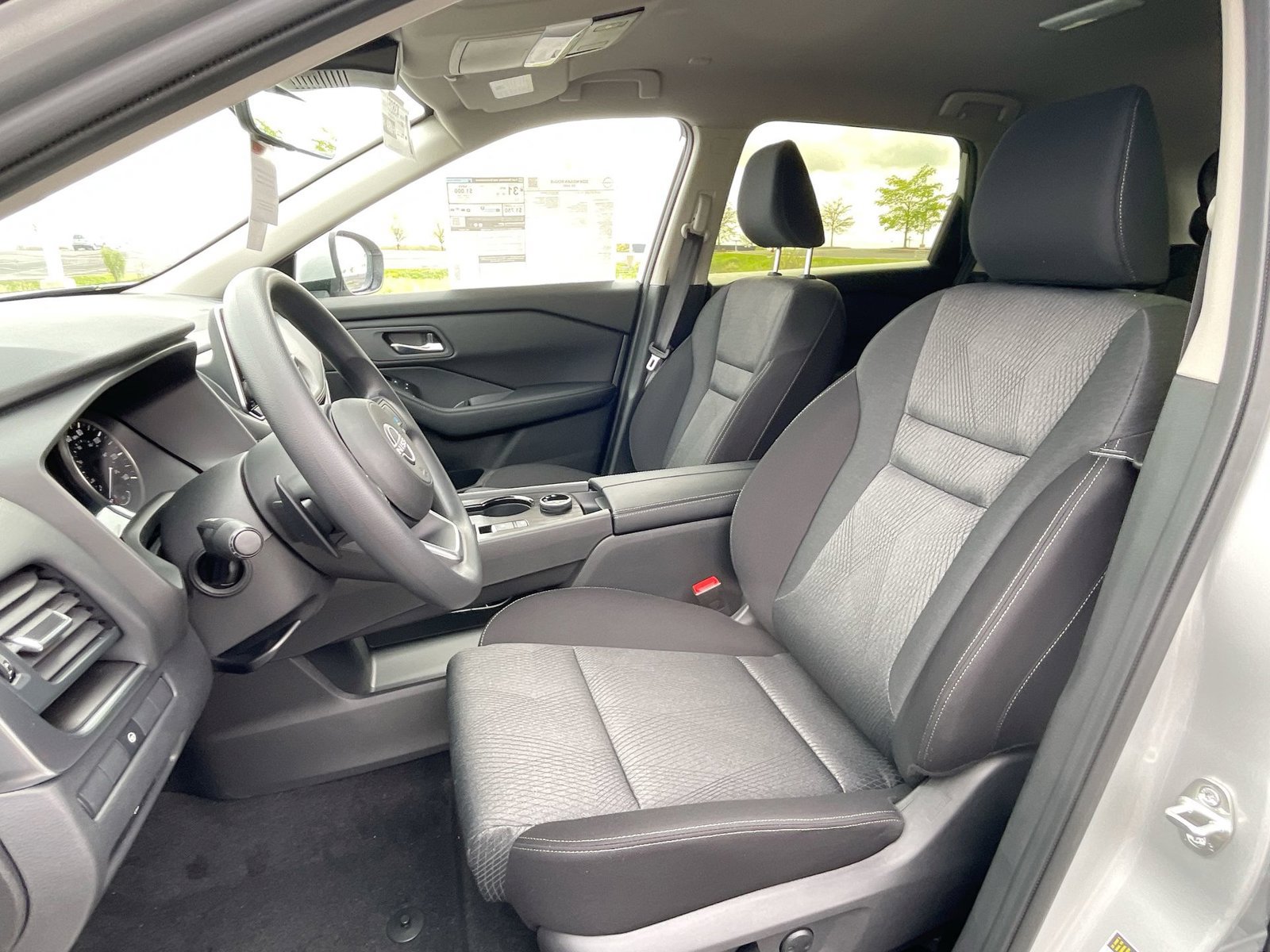 Used 2024 Nissan Rogue SV AWD/4WD image 20