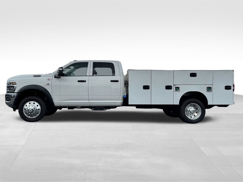 New 2025 RAM 5500 Tradesman AWD/4WD image 4