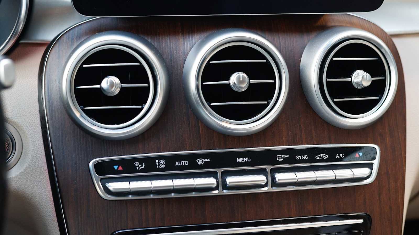 Used 2022 Mercedes-Benz GLC 300 4MATIC image 24