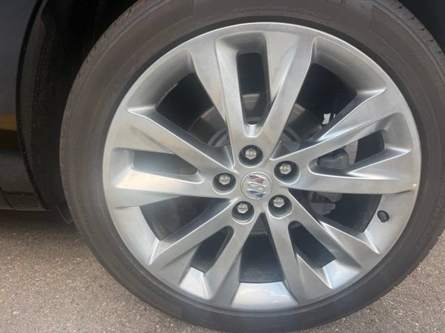 Used 2023 Buick Envision Avenir AWD/4WD image 11