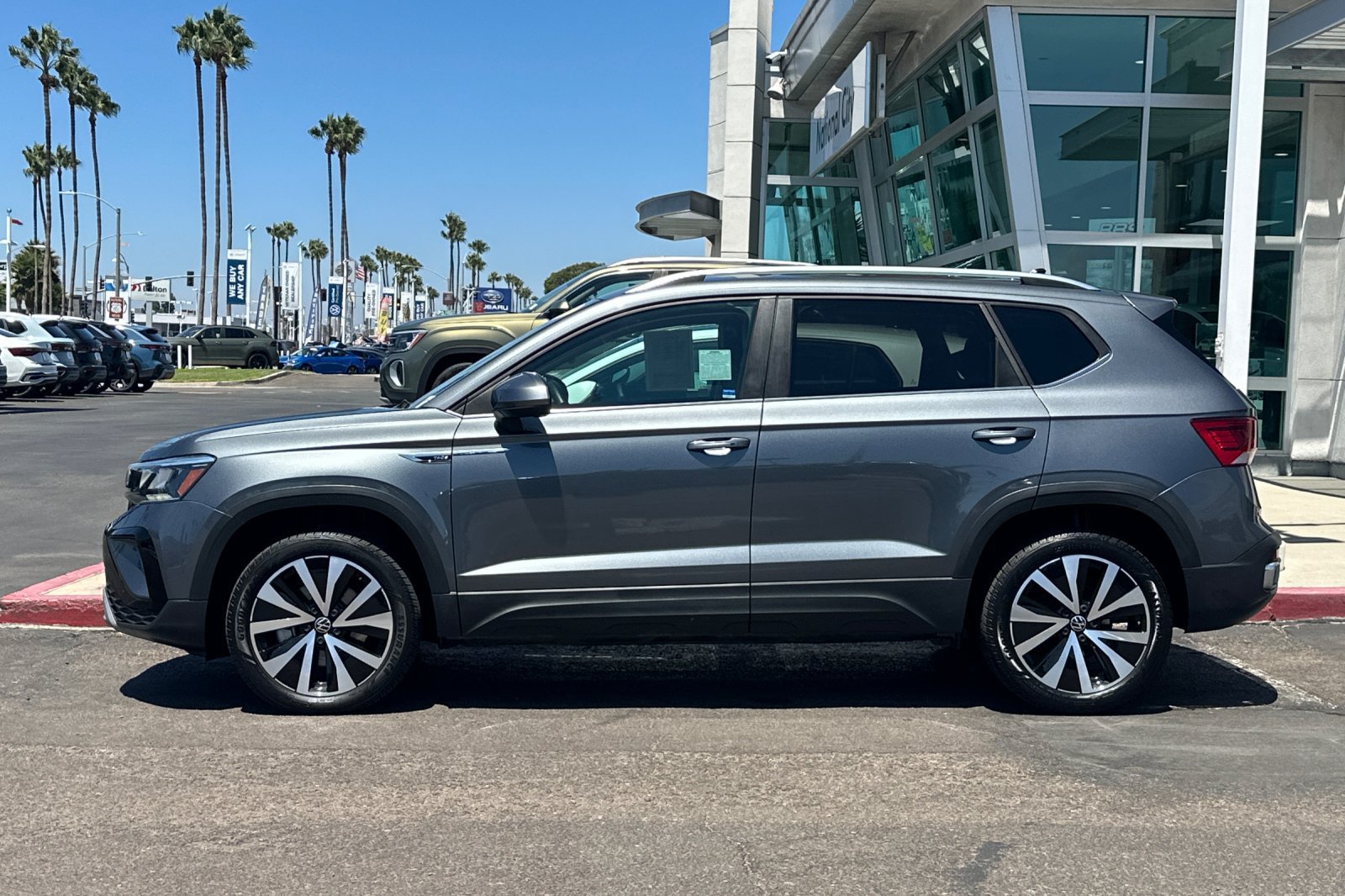 Used 2023 Volkswagen Taos SE FWD image 7