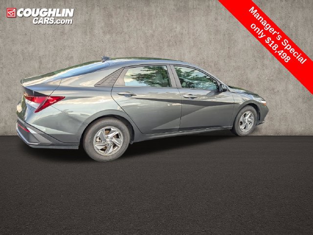 Certified 2024 Hyundai Elantra SE FWD image 8