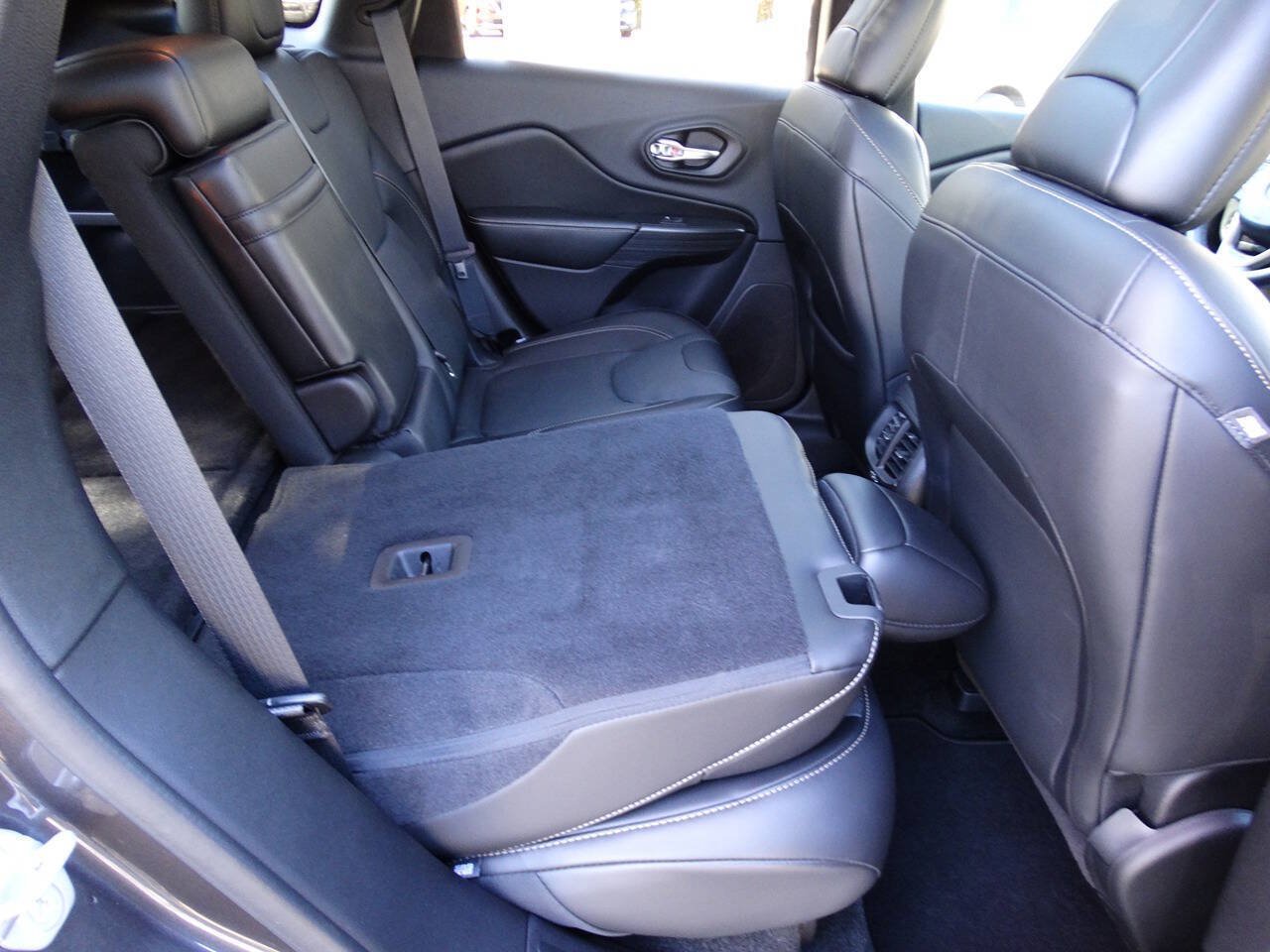 Used 2016 Jeep Cherokee 4WD Limited w/ Luxury Group w/ Luxury Group image 43