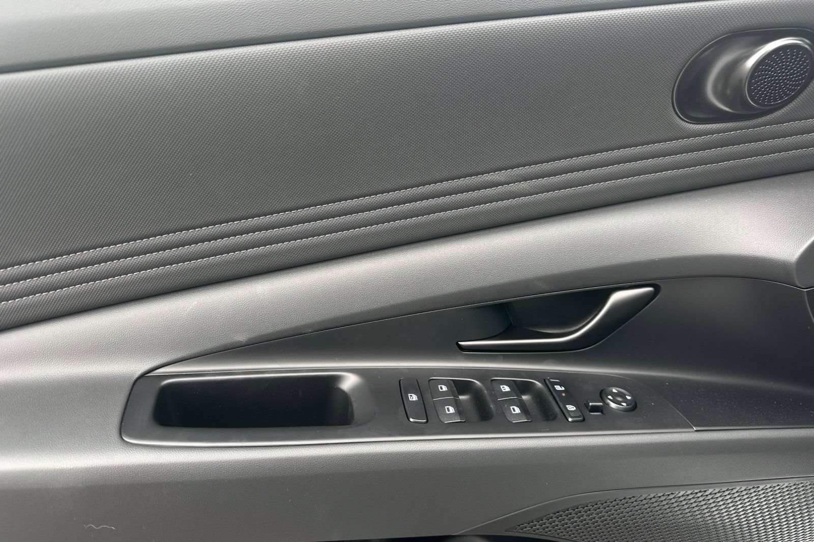 New 2026 Hyundai Elantra Sport FWD image 10