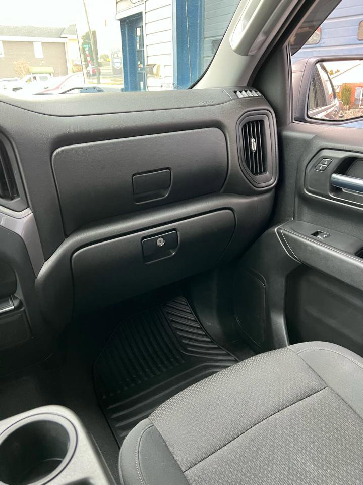 Used 2021 GMC Sierra 1500 4x4 Crew Cab w/ Sierra Value Package image 16