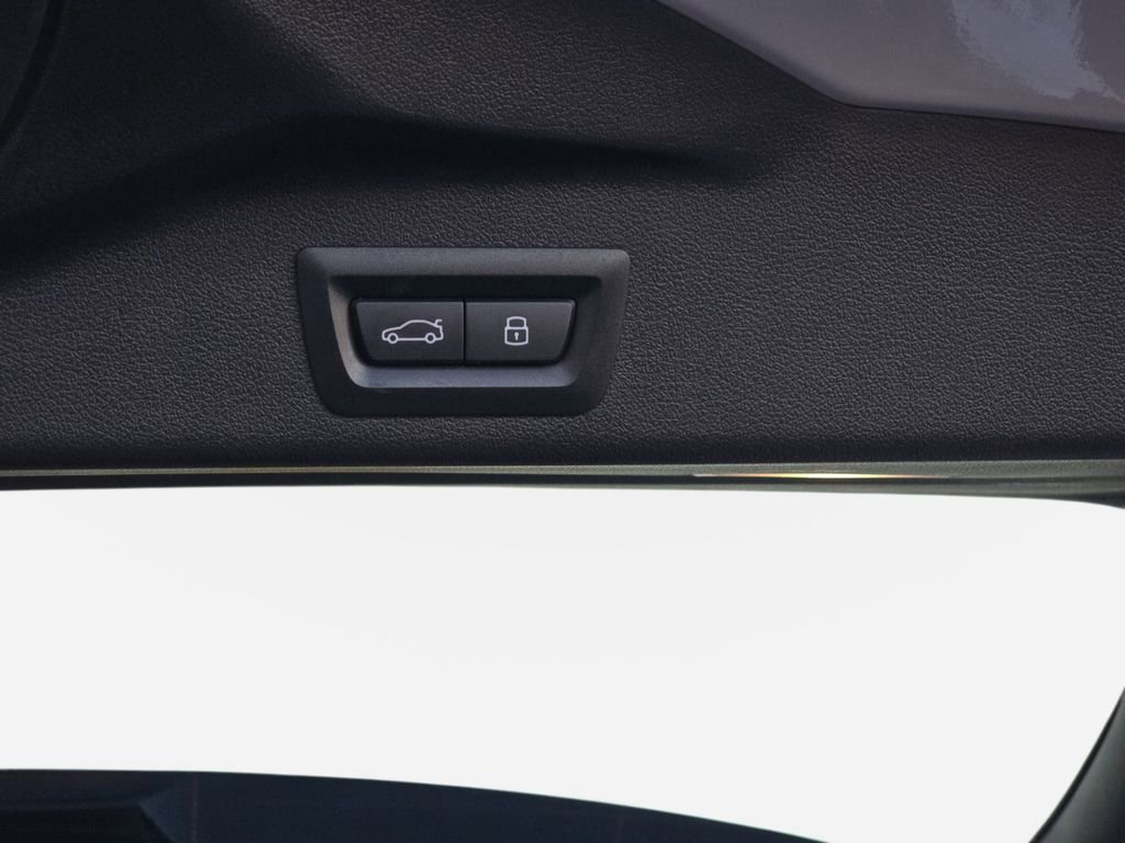 Used 2025 BMW X5 xDrive40i AWD/4WD image 16