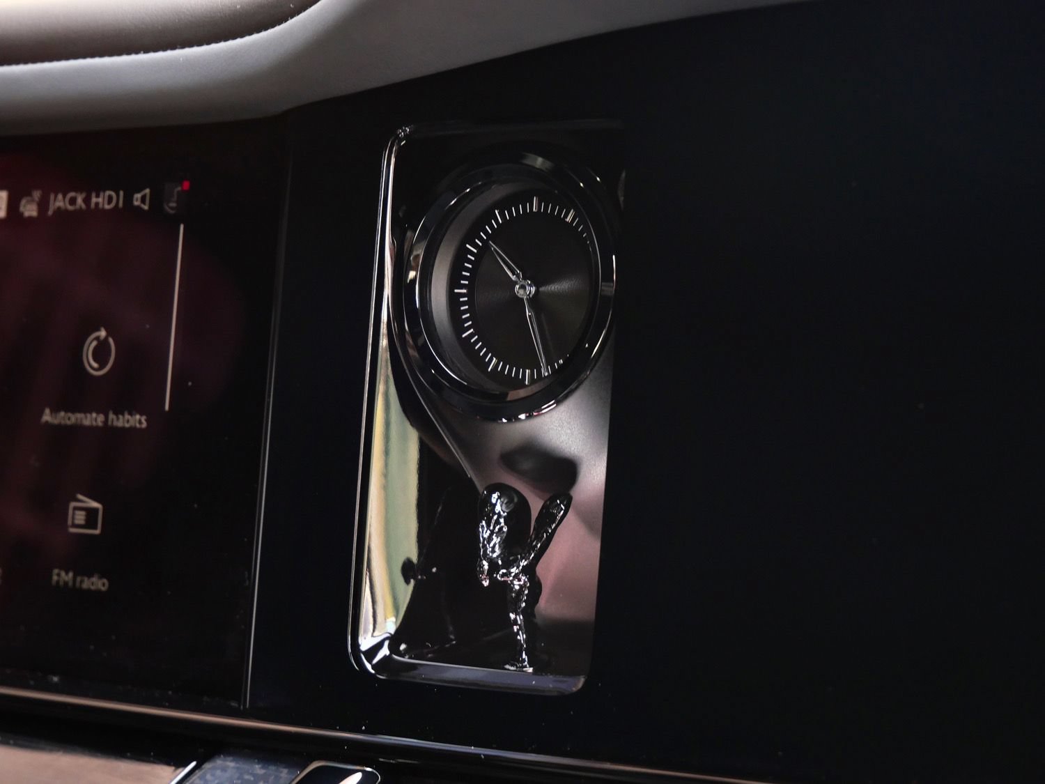 Used 2026 Rolls-Royce Cullinan Black Badge AWD/4WD image 14