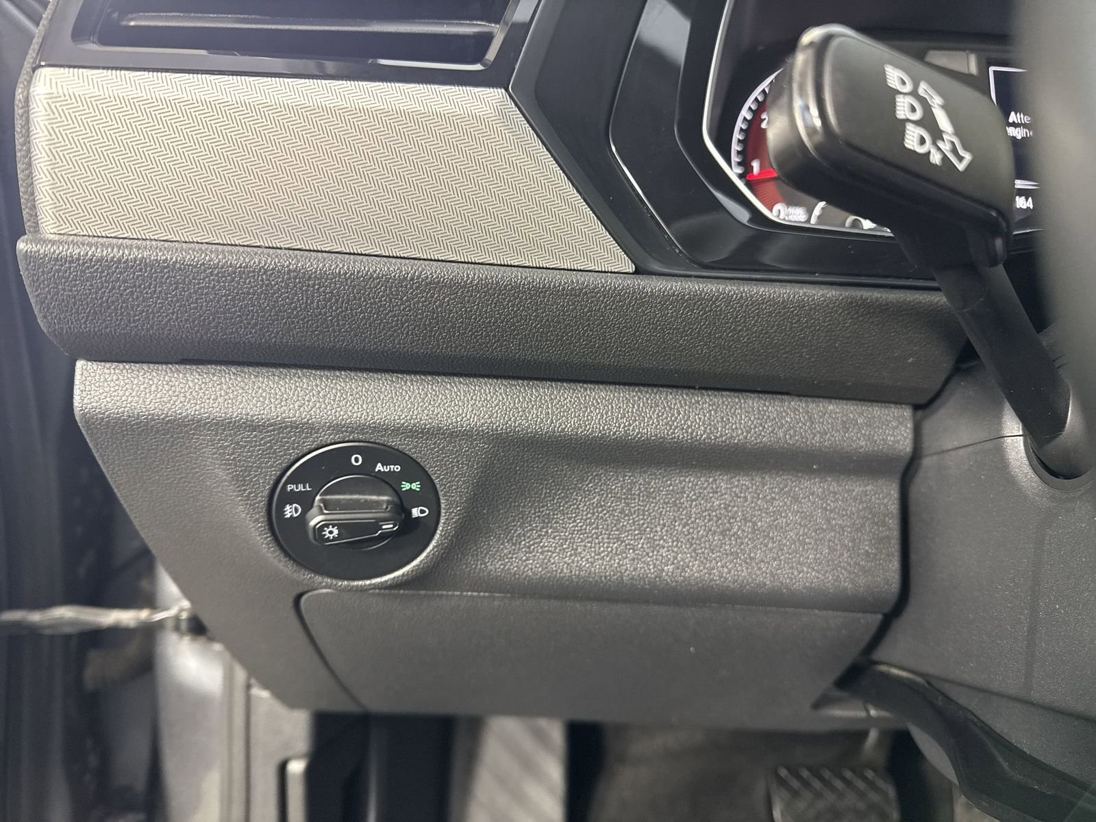 Used 2019 Volkswagen Jetta R-Line w/ R-Line Cold Weather Package image 13