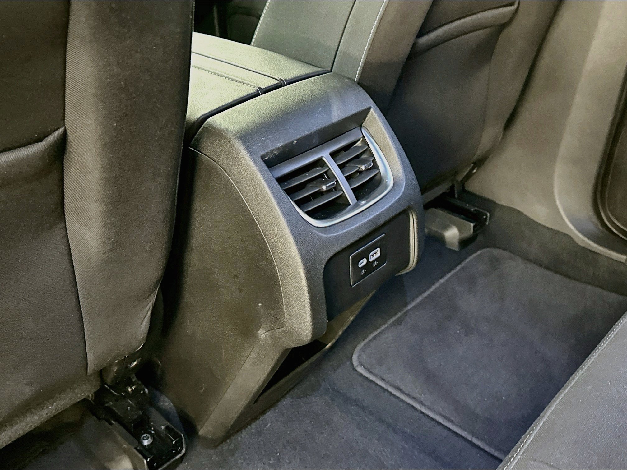 Used 2025 Chevrolet Blazer LT AWD/4WD image 28