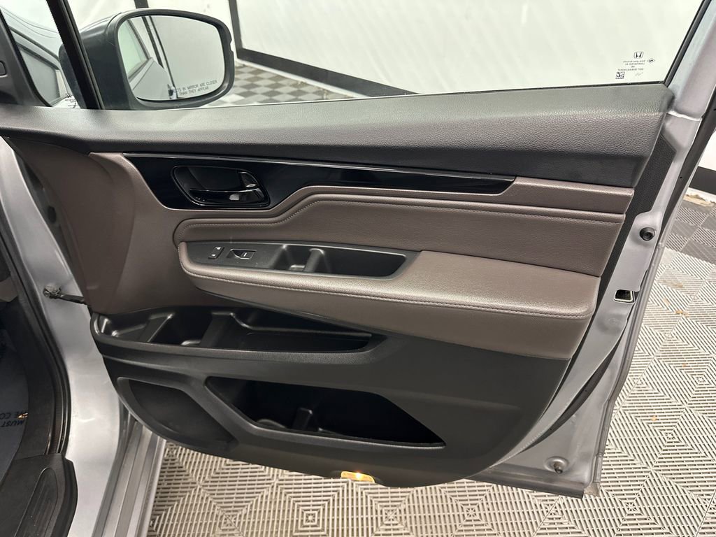 Used 2021 Honda Odyssey Touring image 16