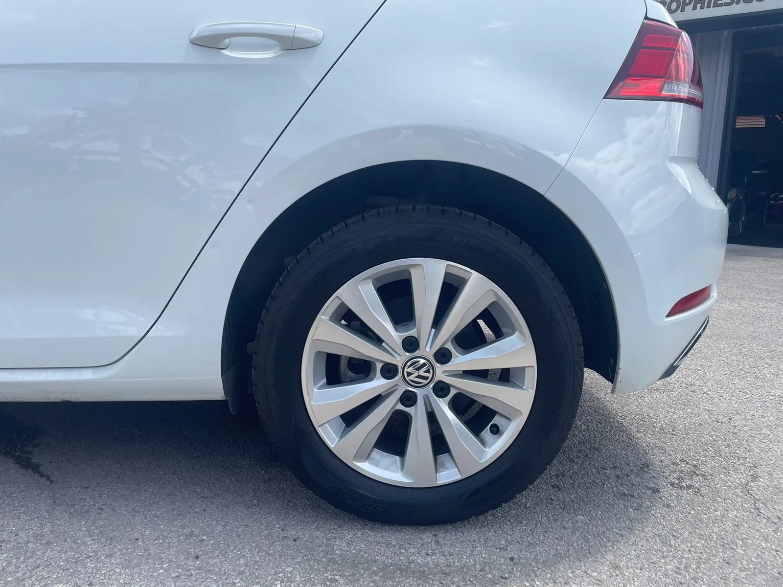 Used 2018 Volkswagen Golf SE FWD image 31
