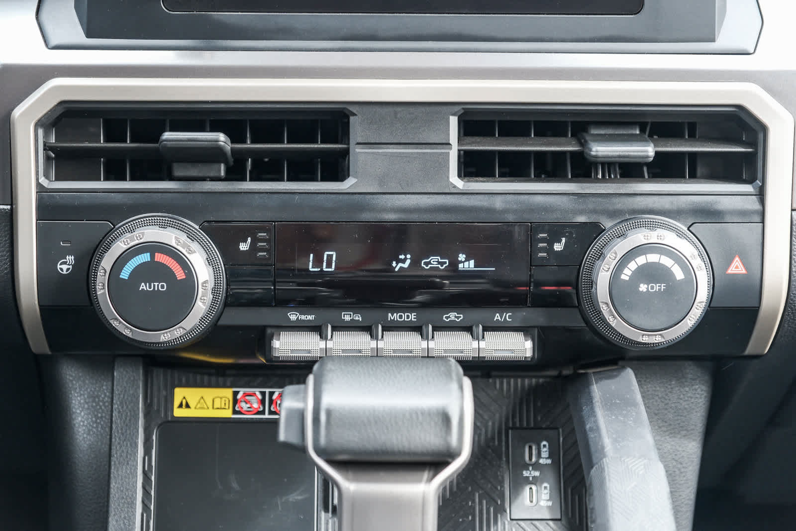 Certified 2024 Toyota Tacoma SR5 AWD/4WD image 15