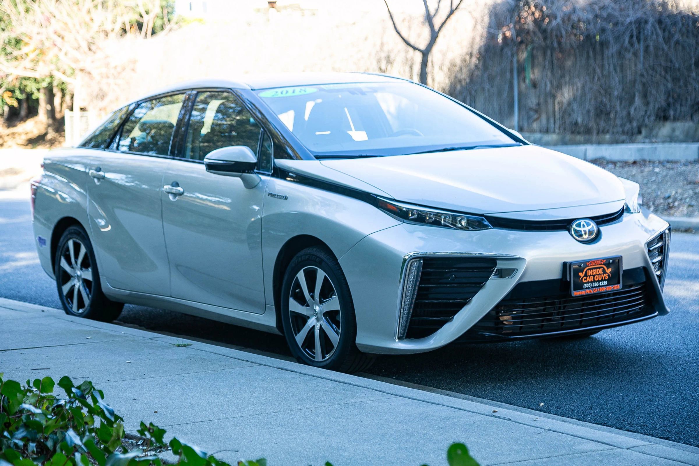 Used 2018 Toyota Mirai FWD image 3