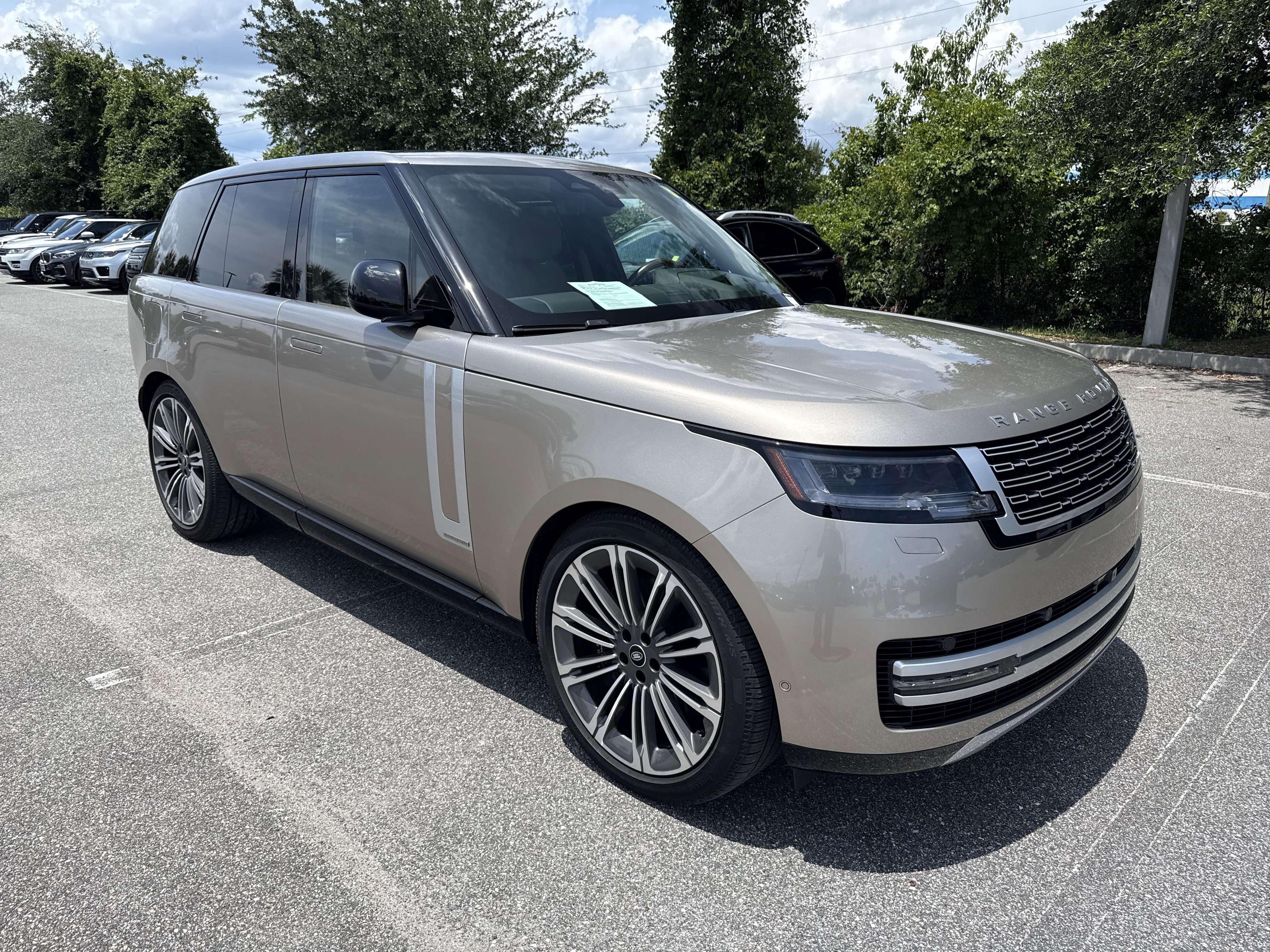 Certified 2025 Land Rover Range Rover Autobiography AWD/4WD image 1