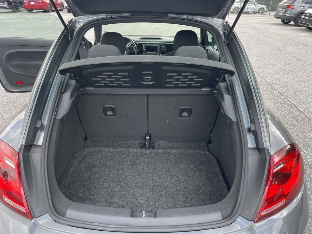 Used 2018 Volkswagen Beetle 2.0T S FWD image 10