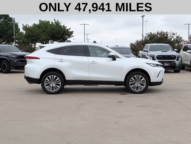 Used 2023 Toyota Venza XLE AWD/4WD image 4