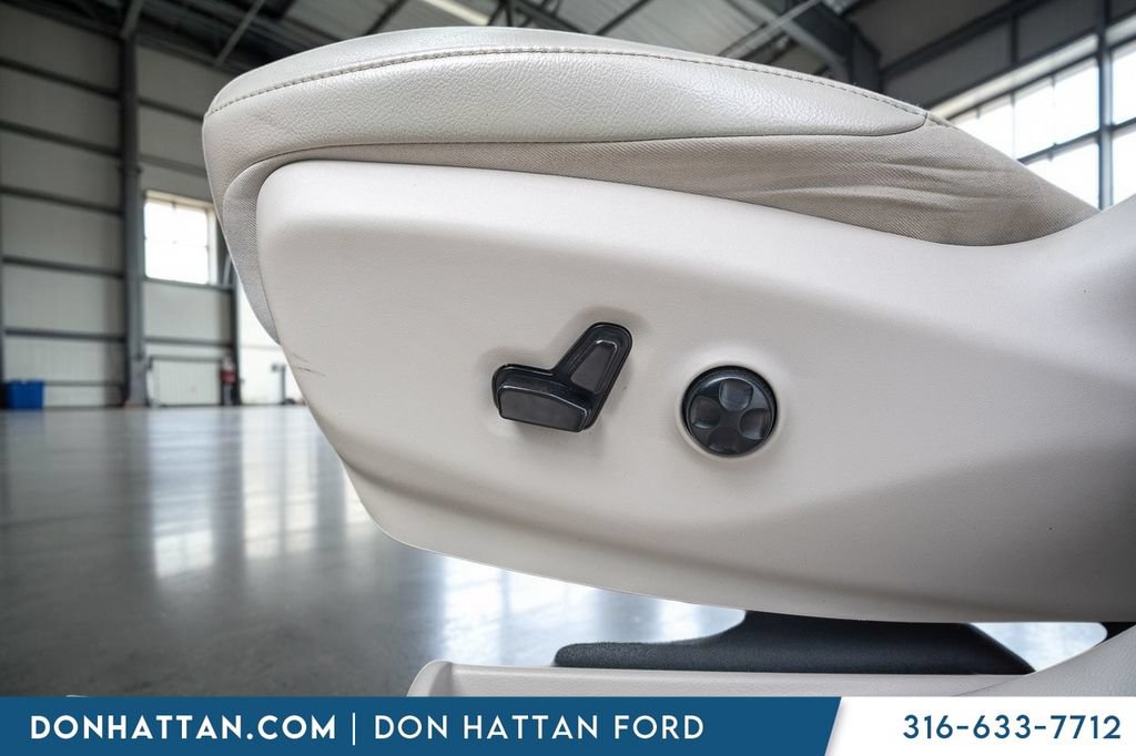 Used 2021 Chrysler Pacifica Touring-L FWD image 15