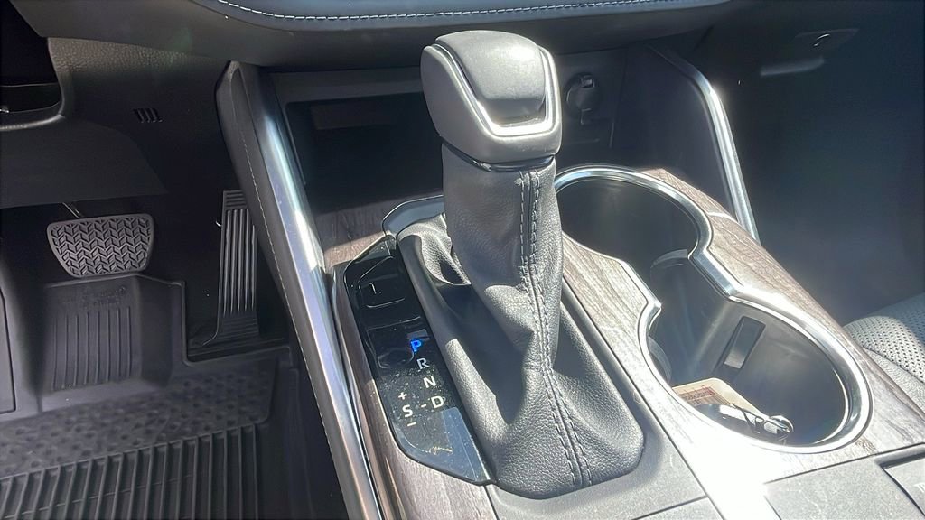 Used 2024 Toyota Highlander Limited image 17