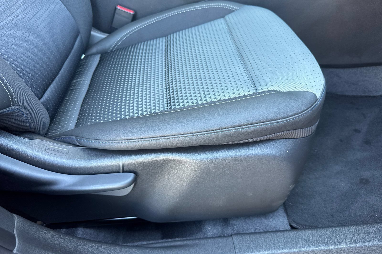 Used 2026 Chevrolet Trax LT w/ Sunroof Package FWD image 24