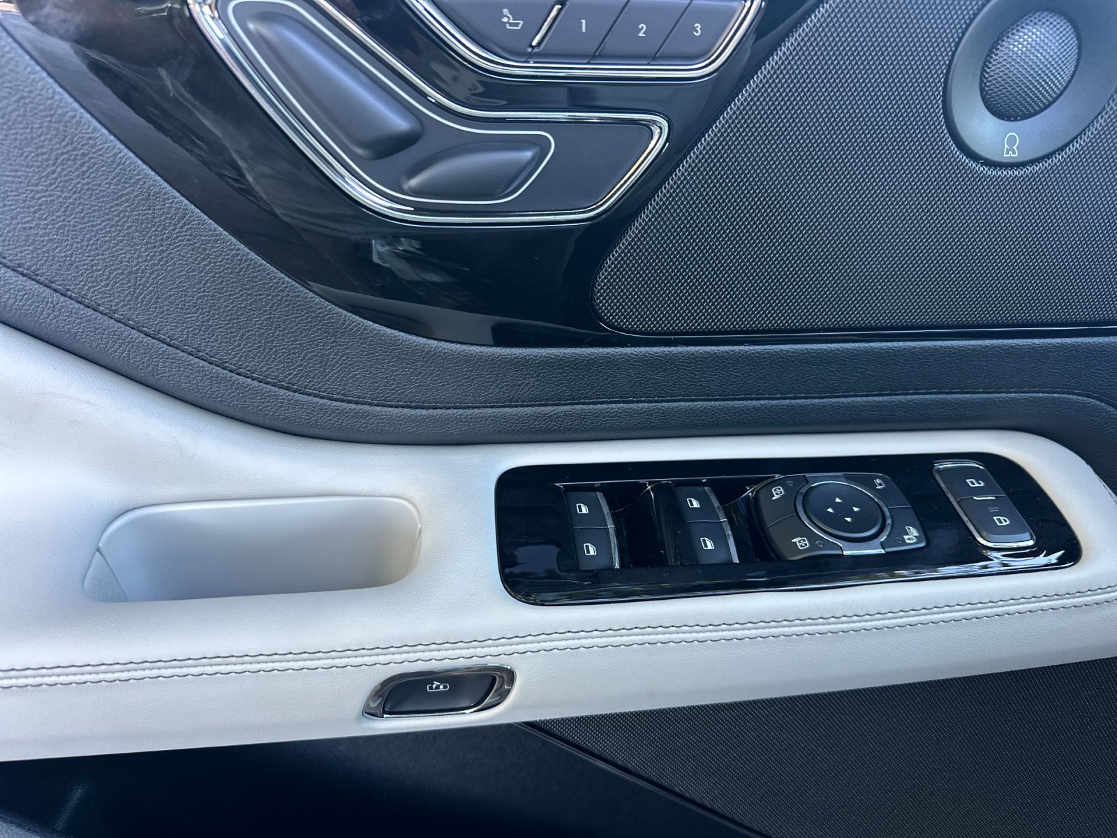 New 2026 Lincoln Aviator Reserve AWD/4WD image 10