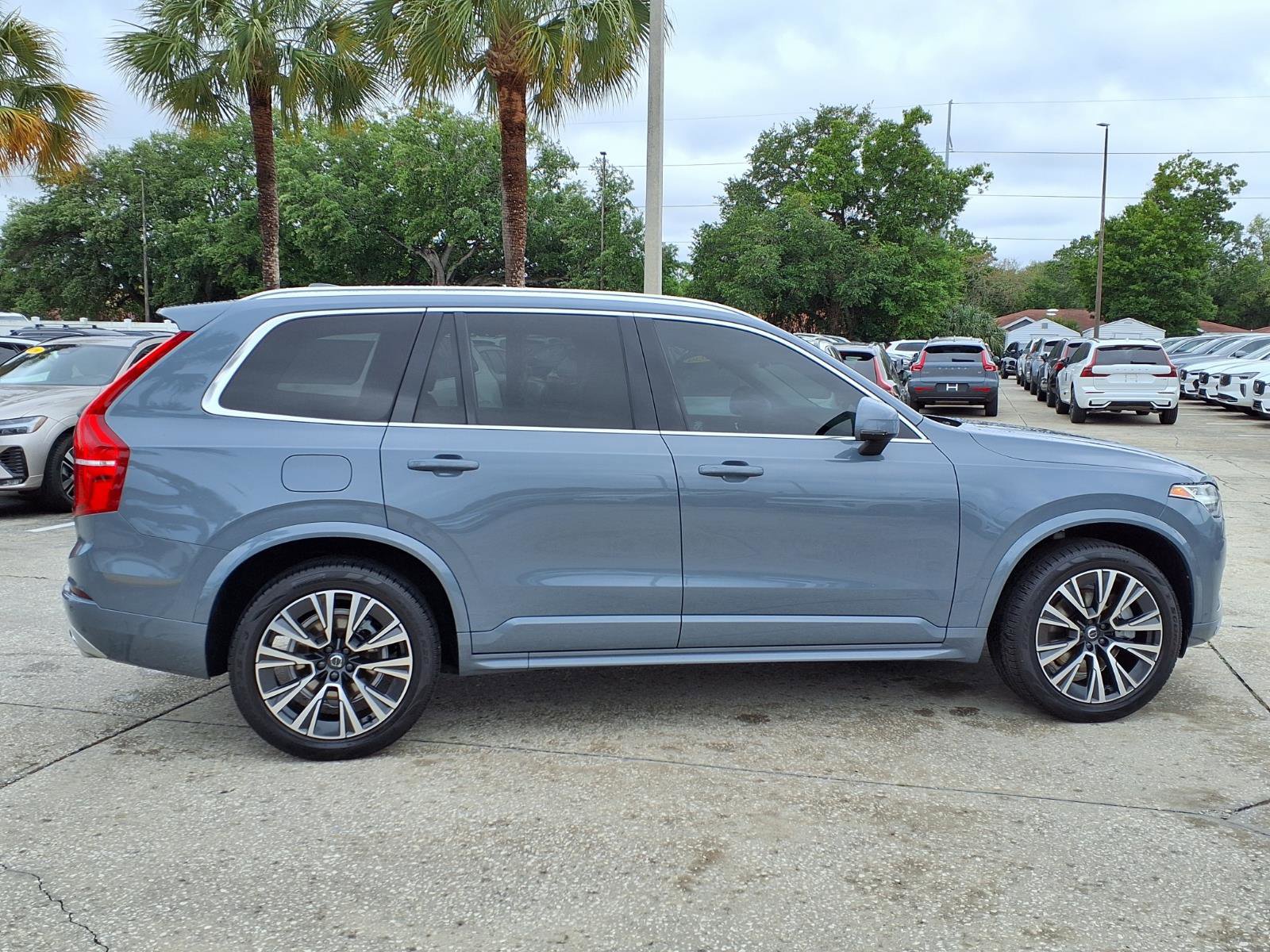 Used 2020 Volvo XC90 T5 Momentum w/ Protection Package Premier image 8